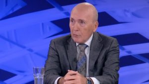 Profesor Medicinskog fakulteta u Beogradu Miodrag Krstić istakao je da je autonomija srž opstanka ovog fakulteta, te je dodao da prvo treba izabrati predsednika Saveta ove ustanove, pa nakon toga izabrati dekana.