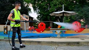 Broj obolelih od hepatitisa A u Češkoj poslednjih nedelja raste, ali život u zemlji se odvija uobičajeno i bez ikakvih ograničenja, poruka je profesora Berislava Vekića, ambasadora Srbije u Pragu.