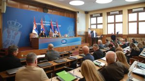 Odbor za kulturu i informisanje Skupštine Srbije odlučio je večeras većinom glasova da po hitnom postupku uputi parlamentu izveštaj i listu kandidata za izbor članova Saveta Regulatornog tela za elektronske medije (REM) sa njihovim biografijama i izjavama da prihvataju kandidature.