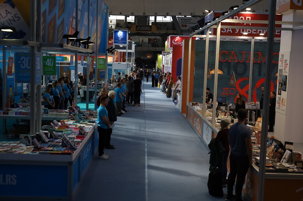 Sajam knjiga u znaku zatvorenih štandova i 16-minutne tišine 4 Sajam knjiga u znaku zatvorenih štandova i 16-minutne tišine 3
