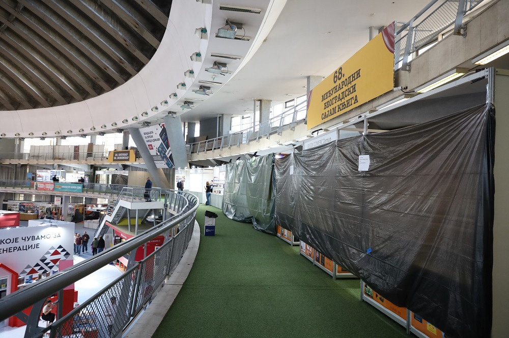 Sajam knjiga u znaku zatvorenih štandova i 16-minutne tišine 3 Sajam knjiga u znaku zatvorenih štandova i 16-minutne tišine 2