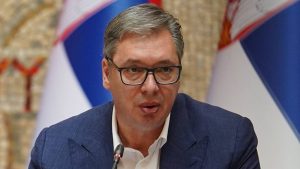 Predsednik Srbije Aleksandar Vučić najavio je danas da će se u nedelju zvanično obratiti i poslati svoju formalnu izjavu američkoj kancelariji OFAK o Naftnoj industriji Srbiji (NIS), dodajući da su u toku razgovori oko preuzimanja ruskog vlasništva sa više kompanija i da, iako je zabrinut, veruje da će sve biti u redu.