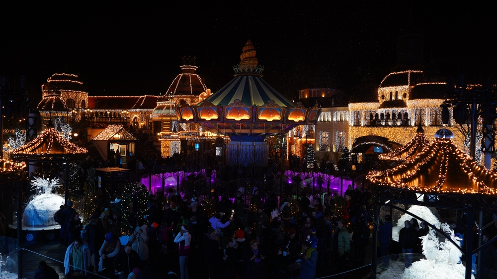 Zimska čarolija za celu porodicu: Ovi zabavni parkovi savršeni su za praznični odmor sa decom 2 Zimska čarolija za celu porodicu: Ovi zabavni parkovi savršeni su za praznični odmor sa decom 1