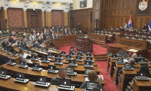 O kojim imenima poslanici danas raspravljaju u Skupštini? 34