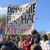 Srednjoškolci ispred Skupštine imaju poruku za vlast 8