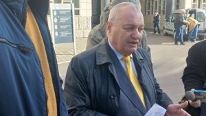 "Ćacilend je antropološka deponija": Srđan Milivojević podneo krivičnu prijavu zbog napada na ekipu N1 5 "Ćacilend je antropološka deponija": Srđan Milivojević podneo krivičnu prijavu zbog napada na ekipu N1 4