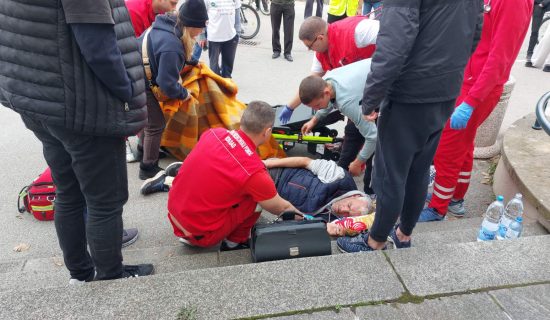 Milomiru Jaćimoviću pozlilo, njegov sin poručio da će ponovo stupiti u štrajk glađu ako im policija oduzme autobus 7