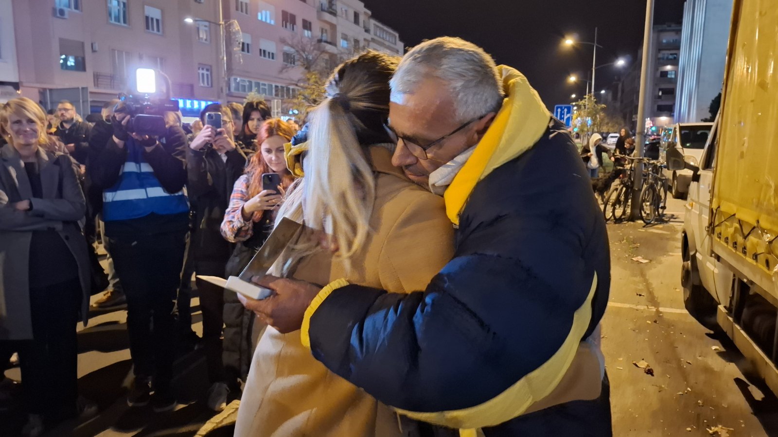 Prevoznik Milomir Jaćimović prekida štrajk glađu, nakon devet dana 2 Prevoznik Milomir Jaćimović prekida štrajk glađu, nakon devet dana 2