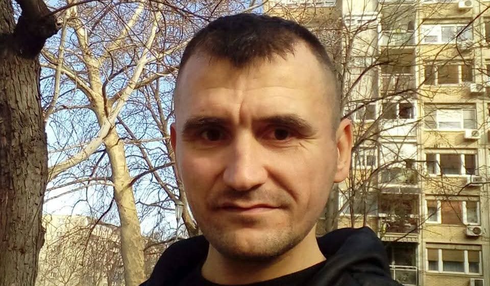 Goranu Kajfešu koji je udario snimatelja Informera šest meseci zatvora: "Kažnjava se njegovo siromaštvo" 10