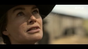 Kada je Netflix početkom oktobra najavio da uskoro stiže njihova nova dramska vestern serija „Napušteni“ (The Abandons), mnogi su gledaoci bili skeptični, sumnjajući u istorijsku tačnost prikaza perioda u kojem se radnja odvija.