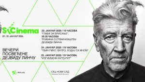 Povodom osamdesetog rođendana i godišnjice smrti slavnog reditelja i scenariste Dejvida Linča (20. januar 1946 – 16. januar 2025), Studentski kulturni centar Novi Sad od 23. do 25. januara 2026. organizuje tematske filmske večeri u oviru kojih će biti prikazani njegovi filmovi „Glava za brisanje“ (23. januar), „Tvin Piks: Vatro, hodaj sa mnom“ (24. januar) i „Izgubljeni auto-put“ (25. januar). Sve projekcije počinju u 19 časova, a ulaz je besplatan.