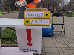 Ko tebe pecivom, ti njega čokoladicom: Reporter Danasa na studentskom štandu u Kragujevcu 2