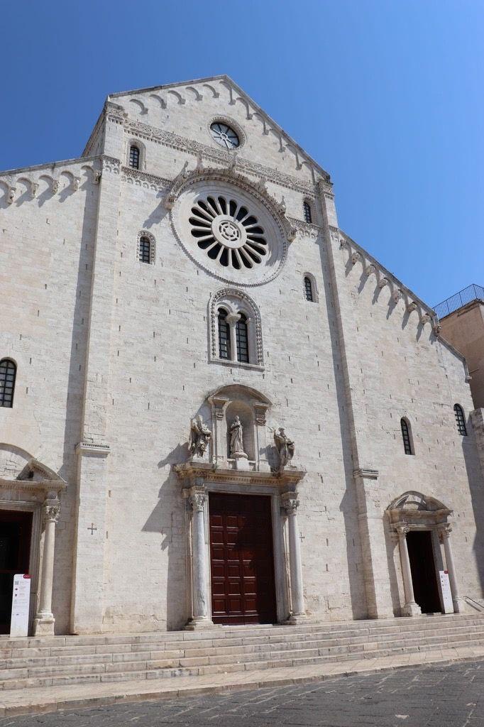 Sva lica Svetog Nikole: Između istorije i verovanja 7 crkva u bariju, sveti nikola, crkva svetog nikole u bariju