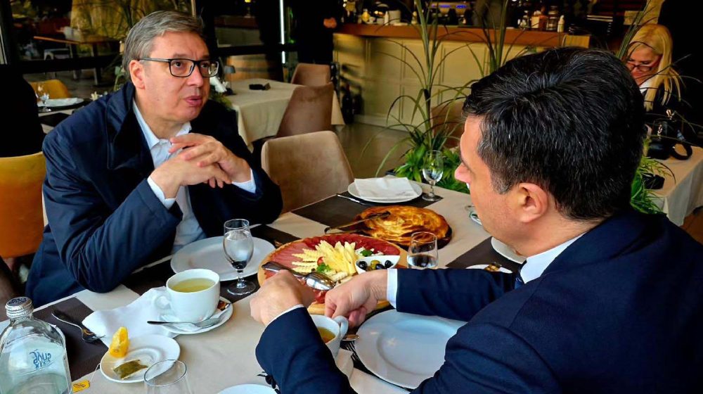 Šta je bio cilj desanta državnog vrha na jugoistok zemlje? 9