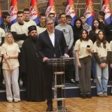 Šta je predsednik Srbije poručio učenicima iz Vukovara? 4