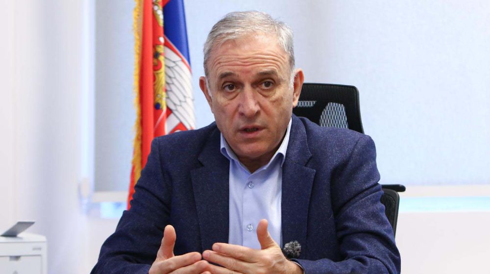 Zdravko Ponoš odgovorio Milošu Vučeviću: Od svih vas, samo je Vučić učestvovao u ratu 6