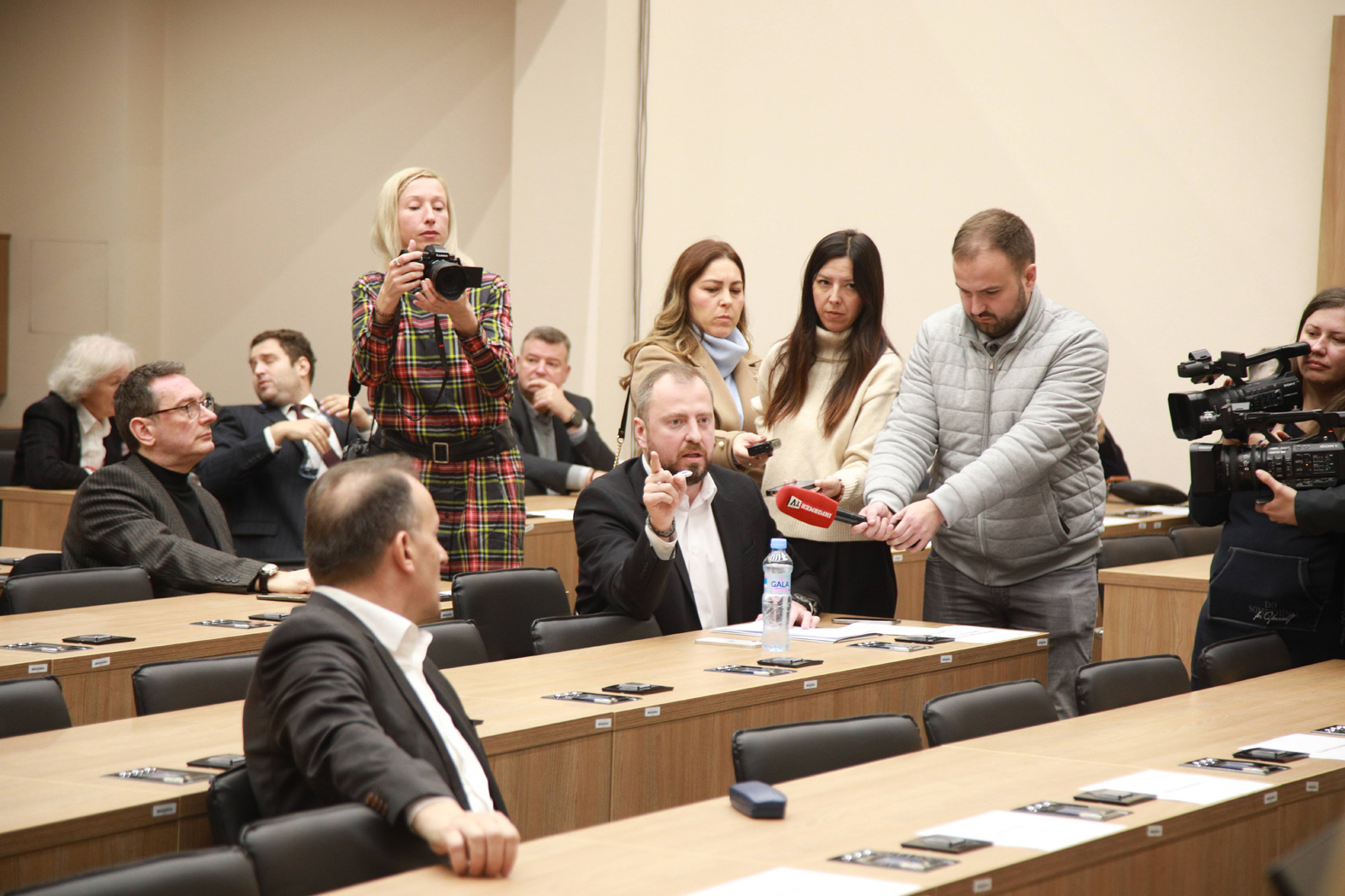 Odbijeni predlozi opozicije na sednici Skupštini Beograda 5