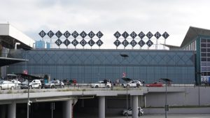 Zapalio se automobil na beogradskom aerodromu 7