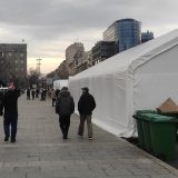 Reporterke Danasa u Ćacilendu bez akreditacije: Razgovor s policajcem se neće dopasti ljudima iz šatora (VIDEO) 5