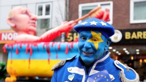 Satirični prikaz Putina: Moskva optužuje nemačkog karnevalskog umetnika zbog uvrede (FOTO) 1