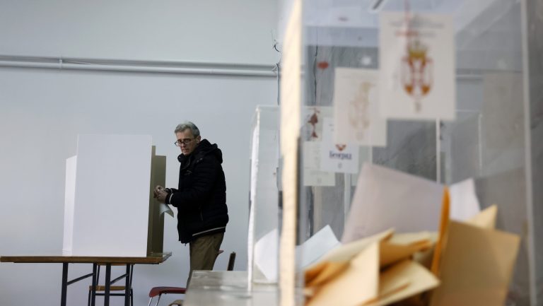 Opozicija koja izađe na izbore, radi za vlast