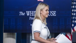 Nestala i fotografija Trampa, Melanije i seksualnog prestupnika: Gde je 16 Epstinovih fajlova sa sajta Ministarstva pravde SAD? 8