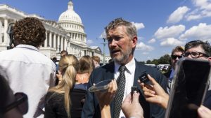 Trampov republikanac podneo Kongresu predlog zakona za istupanje SAD iz NATO-a 1