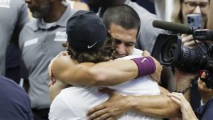 Karlos Alkaraz, Huan Karlos Ferero