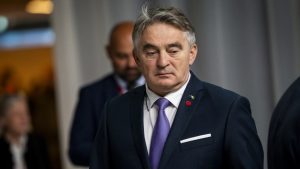 INTERVJU Željko Komšić: Plenkoviću smetaju normalni odnosi između Srba i Bošnjaka, Vučić stariji od Dodika 1