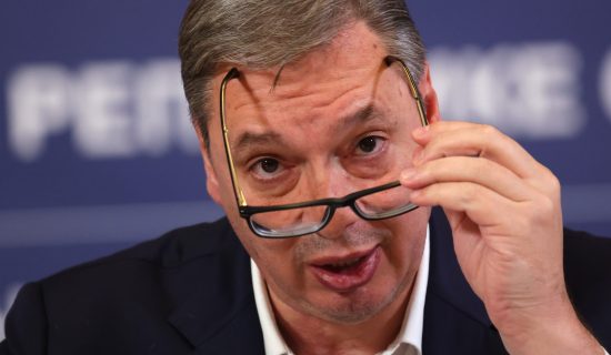 Vučić objavio koliko je prijava dobio za sat vremena 7