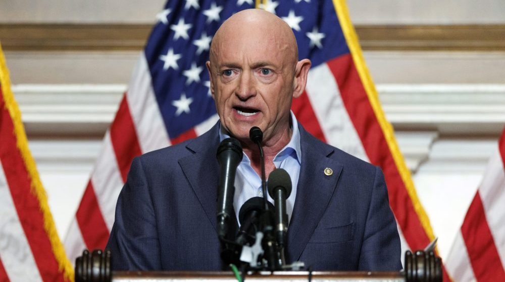 "Prvi blizanac u orbiti": Ko je Mark Keli, koji nije ustuknuo pred Trampom? 1