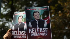 Presuda suda u Pakistanu: bivši premijer Imran Kan i njegova supruga osuđeni na 17 godina zatvora 1