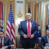 "Priča o svemu i misli da je sve u pravu": Dve stvari je Tramp upadljivo prećutao na sastanku kabineta, zašto? 9