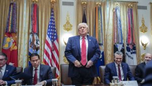 "Priča o svemu i misli da je sve u pravu": Dve stvari je Tramp upadljivo prećutao na sastanku kabineta, zašto? 25