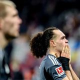 Ajntraht posle blamaže u meču sa Lajpcigom smenio doktora zbog bizarne situacije 6