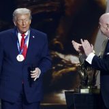 Donald Tramp i Đani Infantino