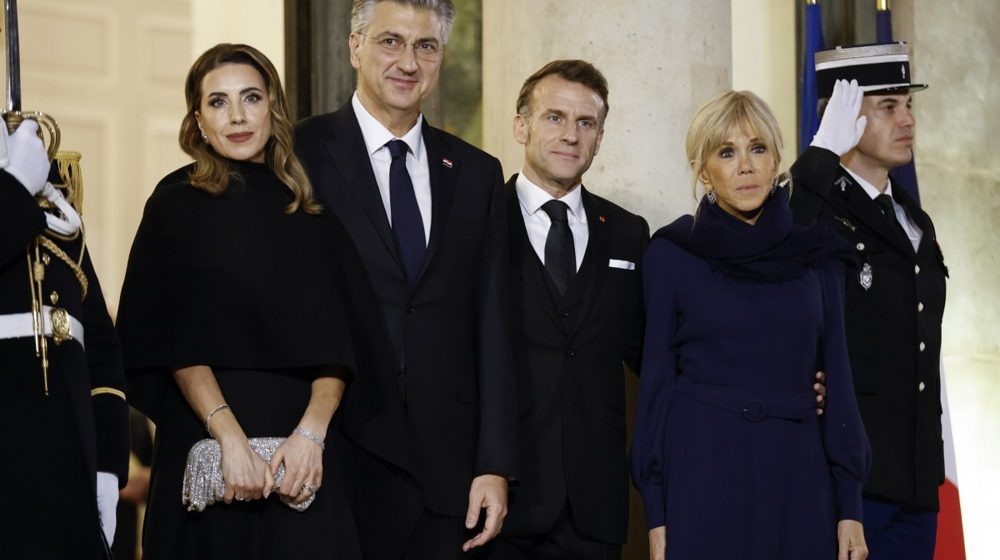 Makron i Plenković potpisali u Parizu: Hrvatska od Francuske kupuje haubice 155 mm i unapređuje Rafale 9