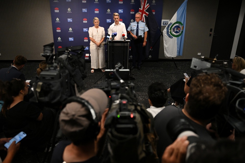 "Teroristički incident, napad na jevrejsku zajednicu u Sidneju": Broj poginulih porastao na 16, policija saopštila da su počinioci otac i sin (VIDEO) 2