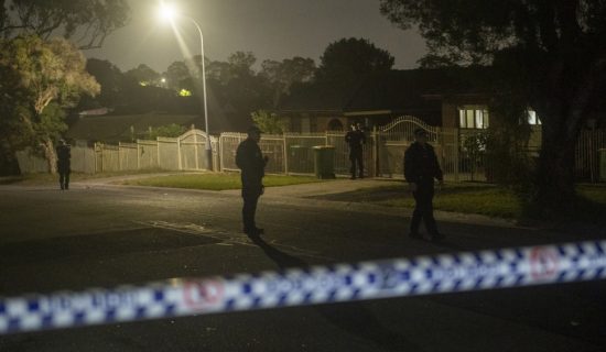 "Teroristički incident, napad na jevrejsku zajednicu u Sidneju": Broj poginulih porastao na 16, policija saopštila da su počinioci otac i sin (VIDEO) 8