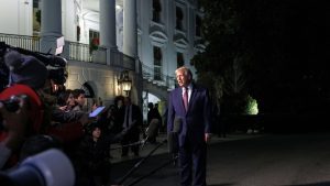 Da li će Tramp ostati bez božićnog poklona kojem se nada? 4