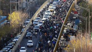 Nakon protesta zboga rekordnog pada valute: Iran imenovao novog guvernera Centralne banke 13