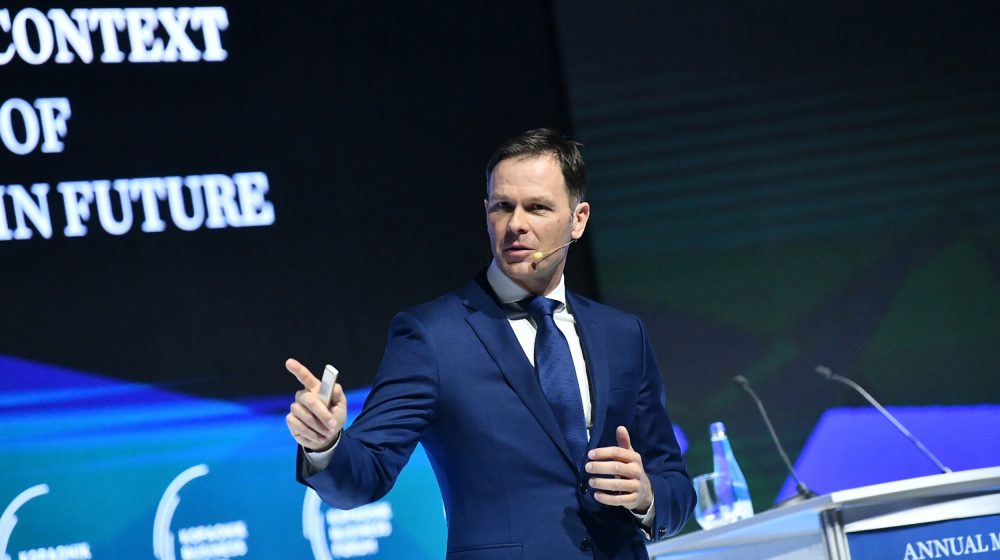 ISTRAŽUJEMO Sa državnog računa za godinu dana “isparilo” 1,5 milijardi evra: Jesu li to stigli crni dani 23