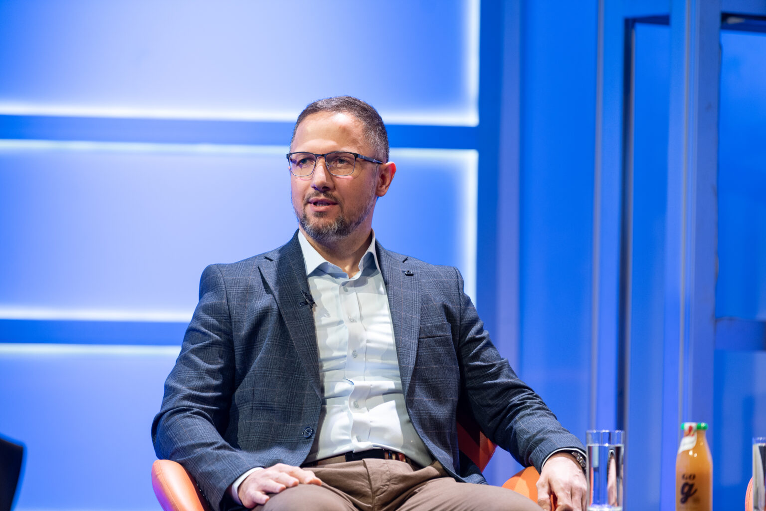 Gosti „Utiska nedelje“: Sistem koji hoće da vlada neograničeno, cenzuriše i marganilazuje umetnost, nacionalne manjine i obrazovanje 4 Gosti „Utiska nedelje“: Sistem koji hoće da vlada neograničeno, cenzuriše i marganilazuje umetnost, nacionalne manjine i obrazovanje 4