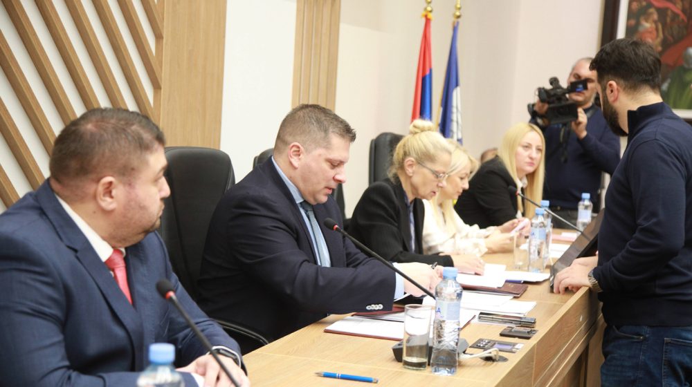 Odbijeni predlozi opozicije na sednici Skupštini Beograda 1