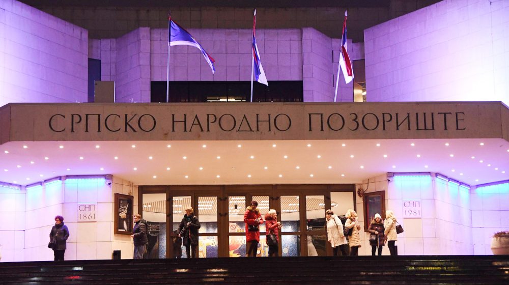 Policija ušla u Srpsko narodno pozorište dok se čekala odluka žirija o pobedniku Sterijinog pozorja: Proveravali su navodno prijavljen skup 1