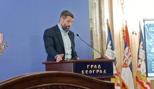 Svakako će na kraju mediji da izaberu šta će da im bude interesantno. Naše novine se odavno ne bave istinom već sprovođenjem svoje agende, rekao je gradonačelnik Beograda Aleksandar Šapić na godišnjoj konferenciji, gde je za narednu godinu najavio nove projekte u Beogradu sa akcentom na saobraćaj.