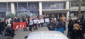 DUNP-aj do slobode“: Glumci ispred RTS-a podržali studente i pozvali sve 21. decembra u Novi Pazar 9 DUNP-aj do slobode“: Glumci ispred RTS-a podržali studente i pozvali sve 21. decembra u Novi Pazar 5