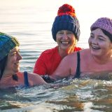 Plivanje u hladnoj vodi i kombuha: Rade li zimski velnes trendovi 15