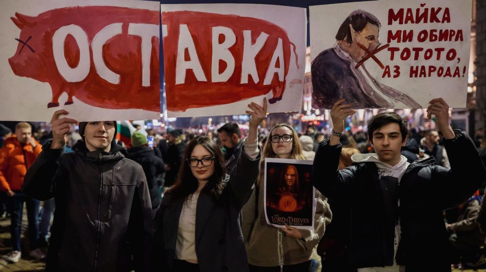Pala vlada u Bugarskoj: Ostavka premijera posle masovnih protesta 8
