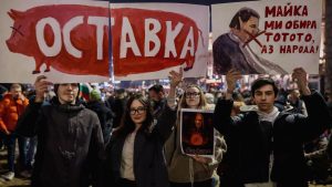 Pala vlada u Bugarskoj: Ostavka premijera posle masovnih protesta 1 Pala vlada u Bugarskoj: Ostavka premijera posle masovnih protesta 1